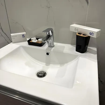 Alojamento de Acomodação e Pequeno-almoço Smart Station Caserta